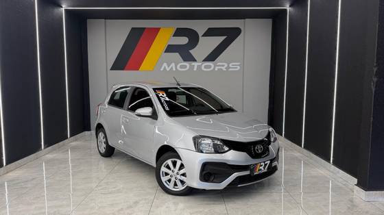 TOYOTA ETIOS 1.5 X PLUS 16V FLEX 4P AUTOMÁTICO